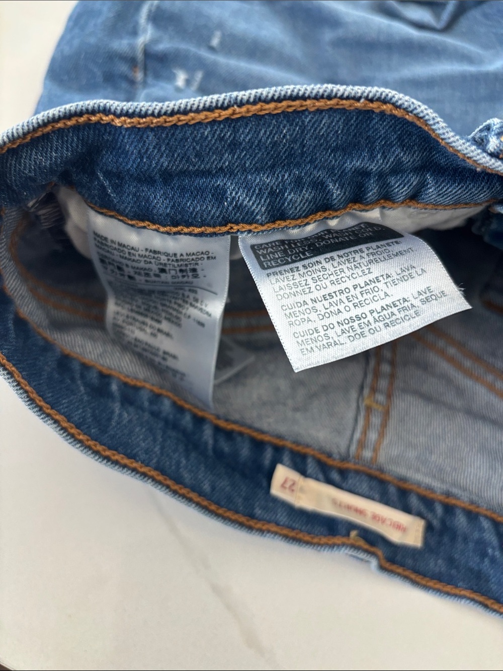 Levi’s Size 27 Dark Wash Distressed Ribcage Jean Shorts - Picture 6 of 6